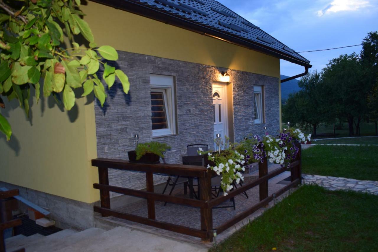 Apartment & Room Toma Smoljanac Buitenkant foto